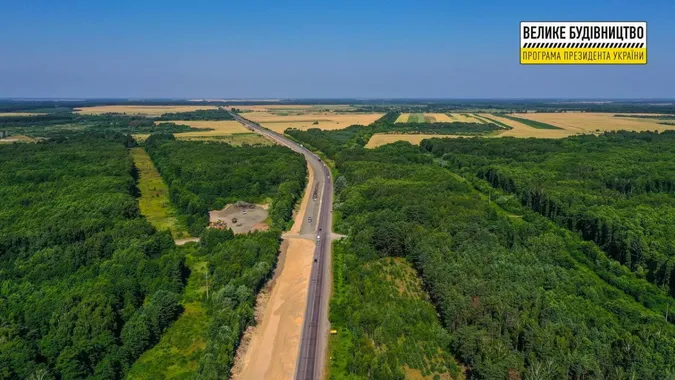 Показали як роблять чотири смуги дороги Київ – Ковель – Ягодин  (фото)