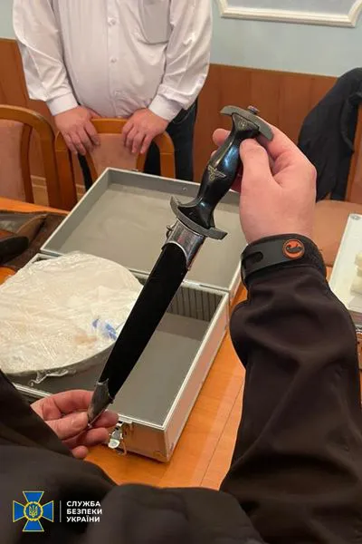 Скіфське золото, елітні авто, зброя: СБУ запобігла вивезенню за кордон майна Богуслаєва (фото)