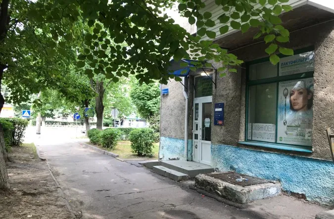У Луцьку з аукціону продадуть приміщення аптеки (фото)