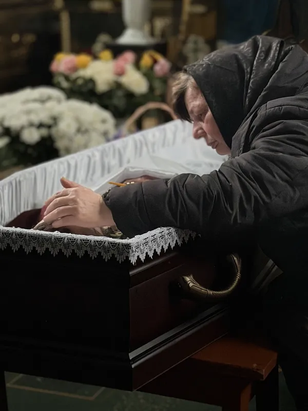 Короткий, але героїчний бойовий шлях: на Волині попрощалися з воїном Іваном Савлуком (фото)
