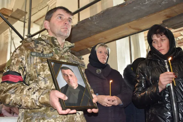 У Луцьку попрощалися із загиблими Героями Леонідом Олексюком та Олегом Лук’янчуком (фото)