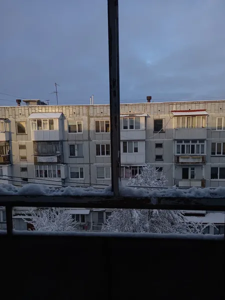 З першим снігом: лучани тішаться зимовому ранку (фото)