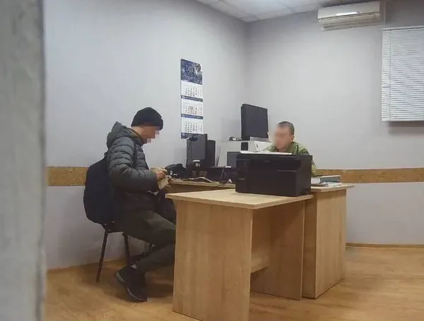 В «Устилузі» чесний ухилянт боявся дати прикордоннику 1500 євро хабаря (фото, відео)