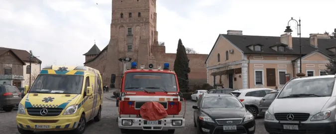 У Луцьку фінські волонтери передали військовим 8 автомобілів (фото, відео)