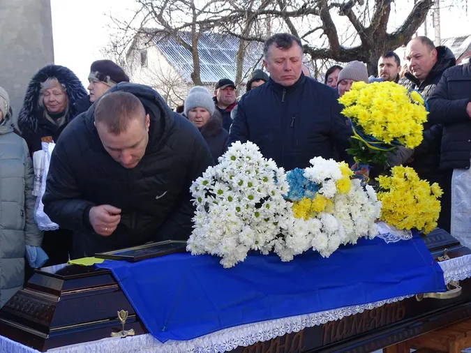 На Волині попрощались з Героєм Романом Махнюком (фото)