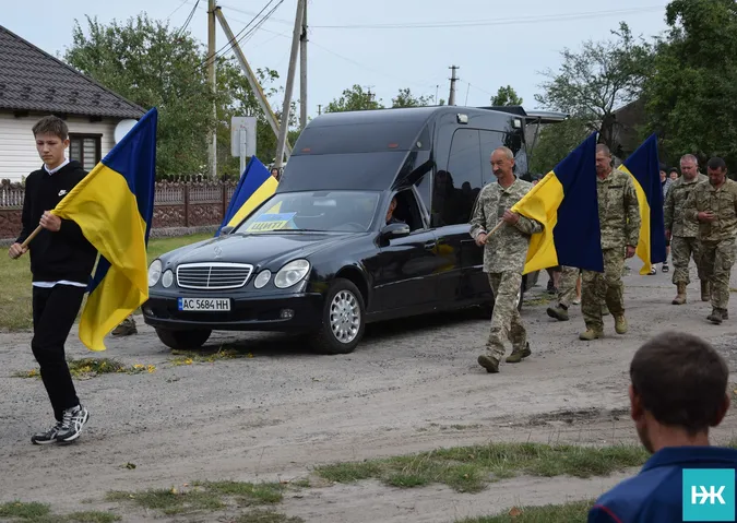 Майже рік вважався зниклим: на Волині попрощалися з воїном Олександром Динем