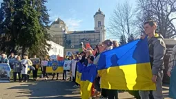 Чотири сотні лучан вийшли на акцію «Не мовчи! Полон вбиває!» (фото, відео)