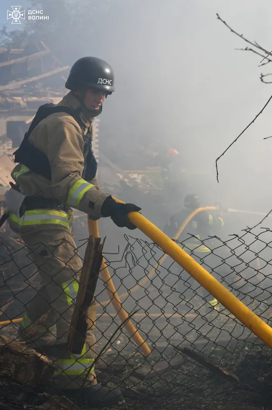 🔥Як у Луцьку на місці прильотів працювали рятувальники (фото)