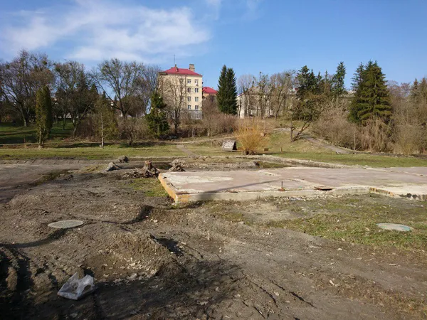 Що буде при вході в Луцький парк: оголосили конкурс (фото)