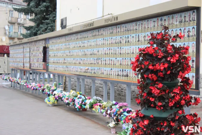 Про перенесення не говорять: що буде зі стендом пам’яті Героїв у центрі Луцька