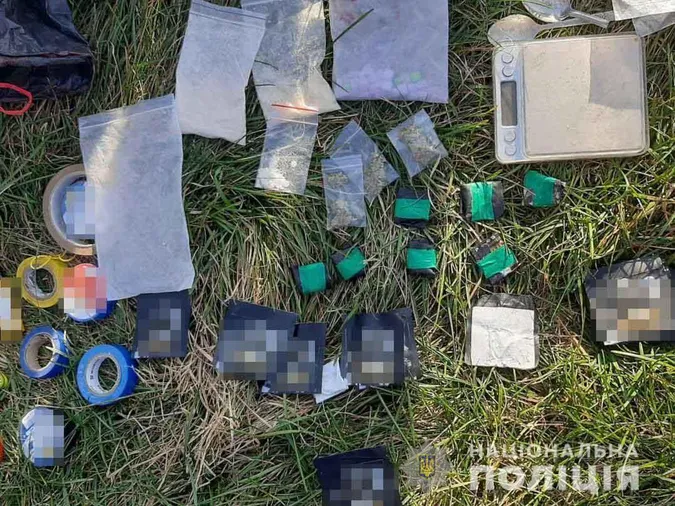 Отримав наркотики поштою: у Луцьку пов'язали «закладчика» (фото)