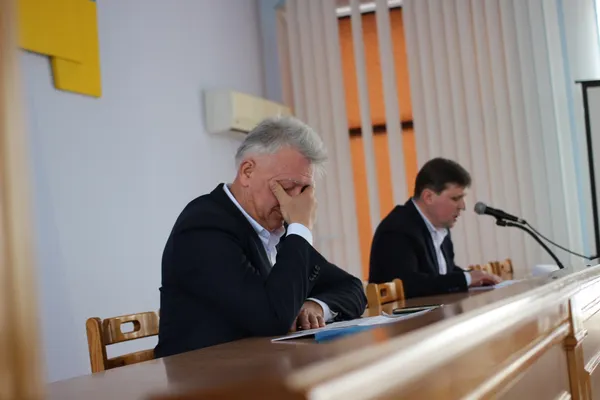 На сесію викликали поліцію: у Луцькій райраді ухвалили скандальне рішення (фото)