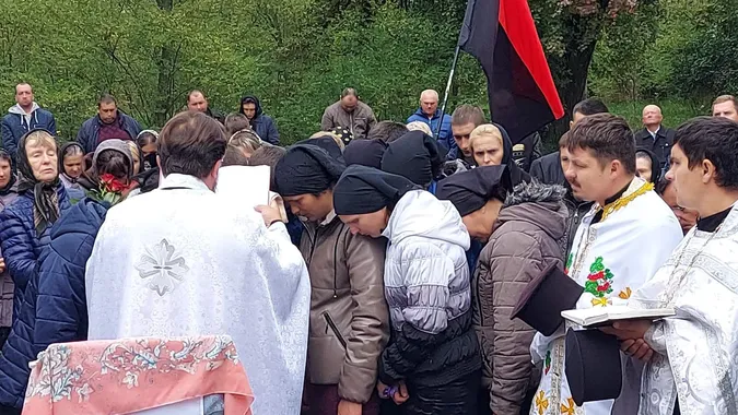 Віддав життя за нас: на Волині попрощалися з молодим воїном (фото, відео)