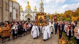 Покрова Пресвятої Богородиці: красиві привітання, листівки та історія свята