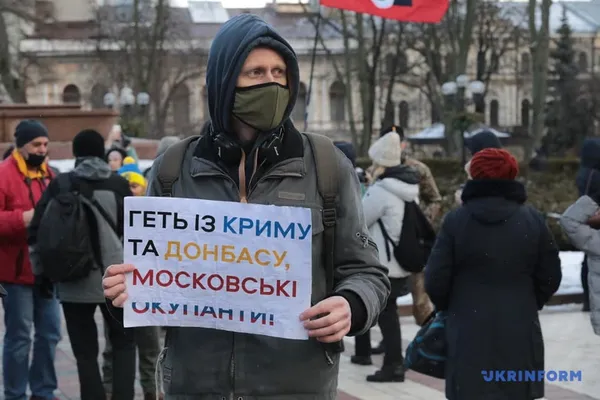 У Києві активісти вийшли на марш проти російської агресії