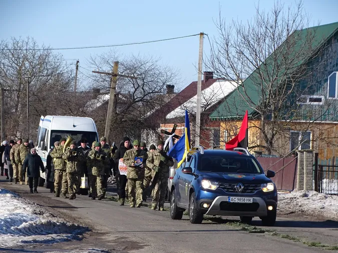 Востаннє додому: на Волині попрощалися з загиблим на Сумщині воїном Павлом Фіщуком