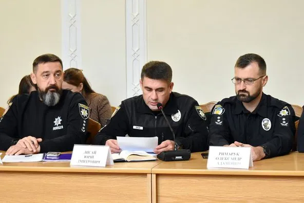 Укриття, система оповіщення та «тривожні кнопки» у закладах освіти: голова ОДА Іван Рудницький провів велику нараду