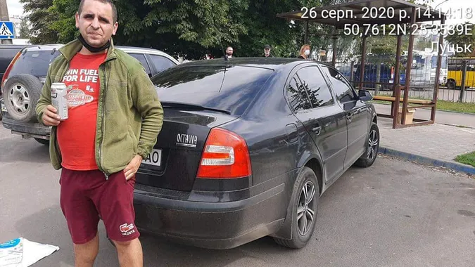 У Луцьку «паркохам» кидався на муніципалів (фото)
