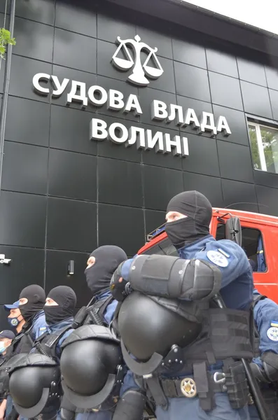 На Волині бійці ССО готуються захищати суди (фото)