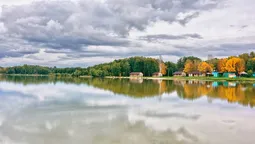 Луцький фотограф змалював осінній Світязь у фото