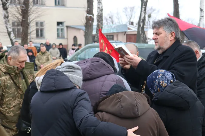 На Горохівщині попрощалися із загиблим воїном Андрієм Головчуном (фото)