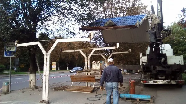 У Луцьку облаштували зупинку на Рівненській (фото)