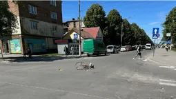 У Нововолинську на перехресті збили велосипедиста (фото)