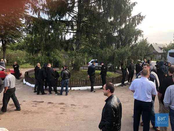 На нововолинську шахту приїхали «люди в чорному» (фото)