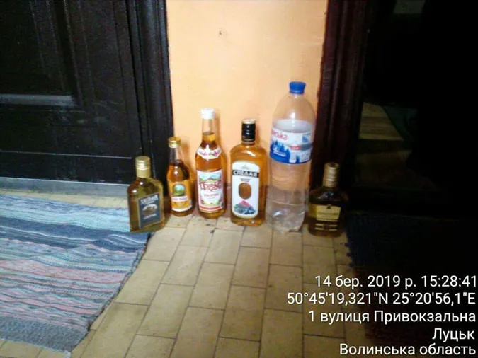 У Луцьку накрили три «квартирні» точки продажу «сурогату»