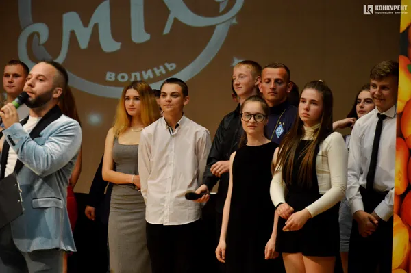 Хірунья, львівська гопота та стриптиз від мами: у Луцьку відбулася студентська «Ліга сміху» (фото)