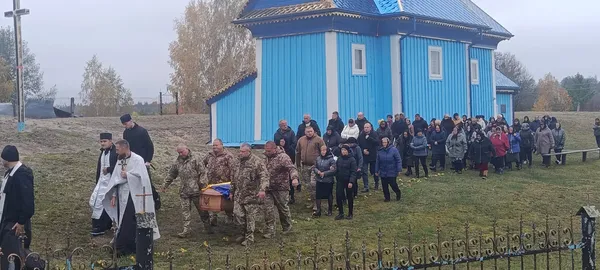 Життя обірвав ворожий дрон: на Волині  попрощалися з воїном Віталієм Левчиком (фото)