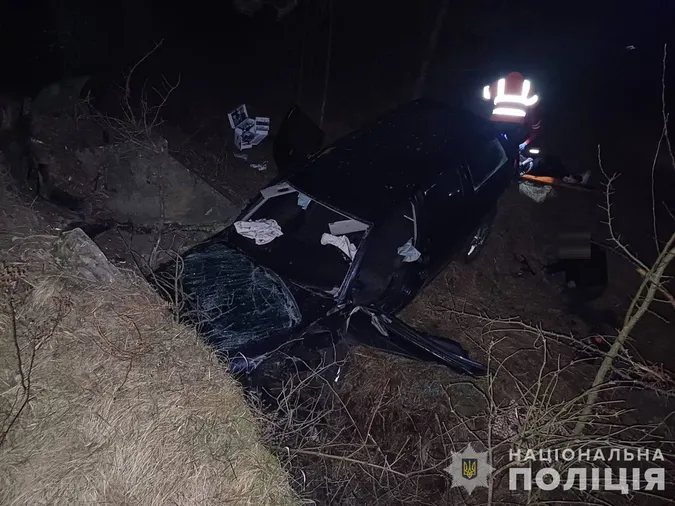 П'ятеро травмованих: у Луцькому районі легковик злетів у кювет (фото)