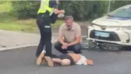 У Луцьку за «зебрі» вантажівка знесла велосипедиста (фото, відео)
