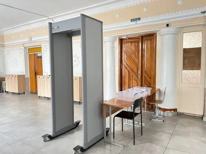 У яких чотирьох школах Луцької громади запрацювали металошукачі