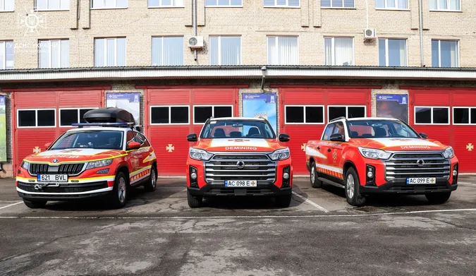 Іноземні колеги «підігнали» кросовери волинським рятувальникам (фото)