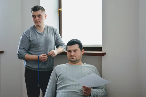 Медійники видання «Конкурент»: головний редактор Андрій Лучик та журналіст Руслан Пилипчук працюють над сценаріями для ток-шоу