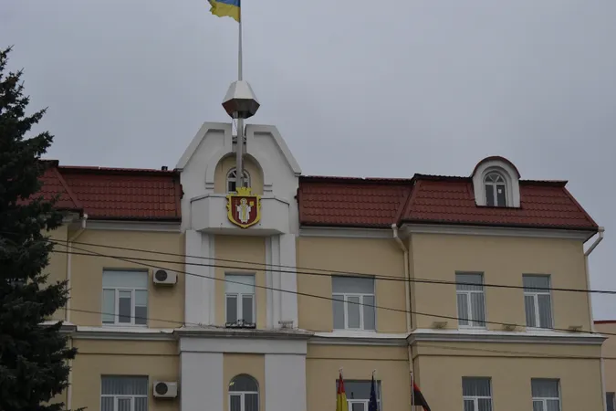 Чи повинні луцькі депутати скласти мандати 
