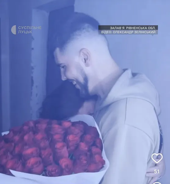 Щемлива зустріч: луцький азовець зворушливо привітав маму
