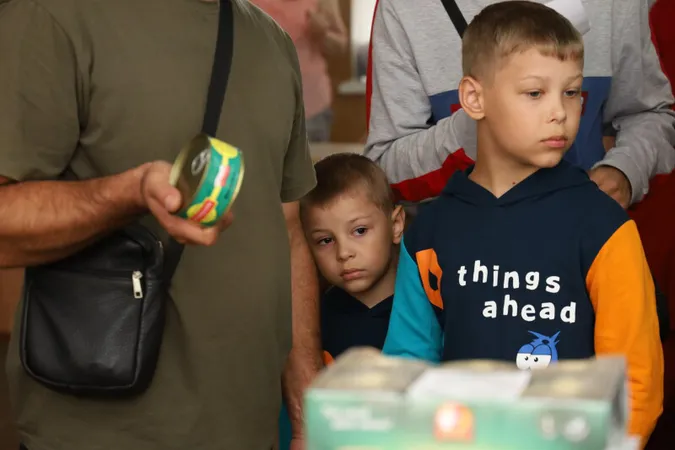 У Луцьку роздають польську гуманітарку у новий спосіб: як це відбувається (фото)