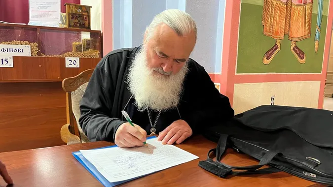 Луцькі рятувальники нагадали священнослужителям правила безпеки