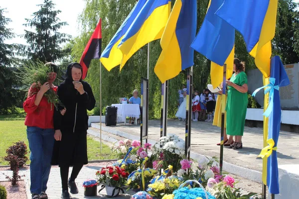 У Луцькому районі освятили пам'ятну стелу загиблим Героям (фото)
