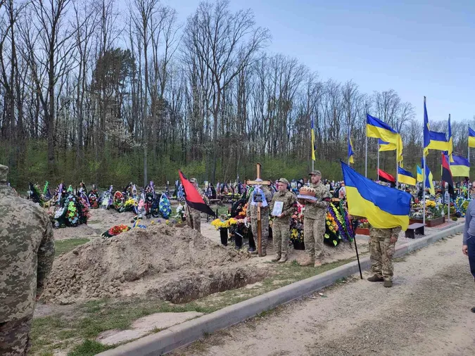 У Луцькому районі поховали снайпера Артура Трофімюка
