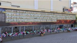 У Луцьку на Театральному майдані оновили фотостенд пам'яті загиблих Героїв (фото)