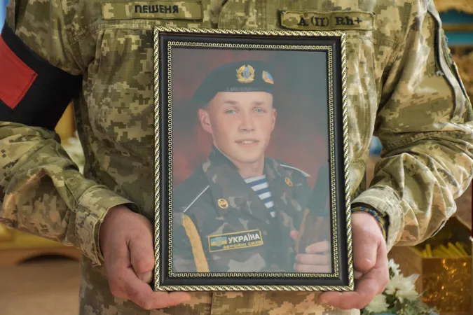 У Луцькій громаді провели в останню путь Героя Андрія Тюріна (фото)