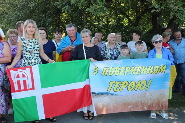 Експолонений Ігор Жуковський повернувся в рідне село: як зустріли захисника (фото)