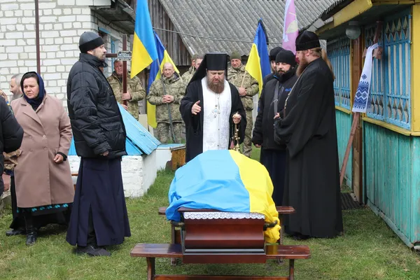 На Волині провели в останню дорогу Героя Ярослава Міщука (фото)