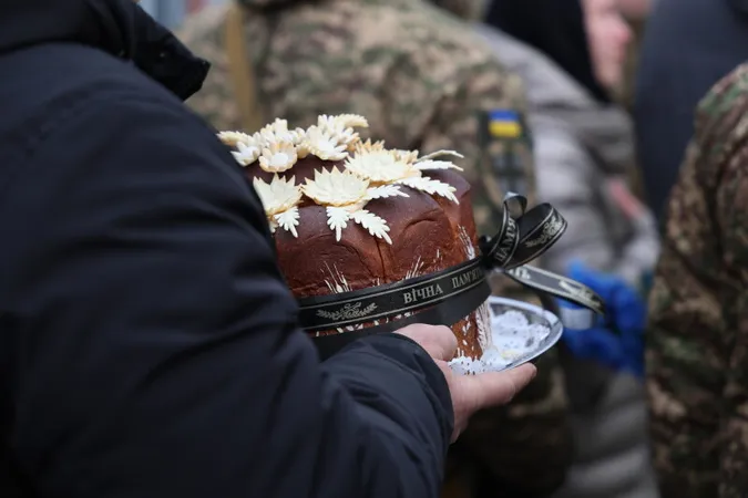 Луцьк попрощався з двома Героями – Вадимом Радюком та Романом Сокольським