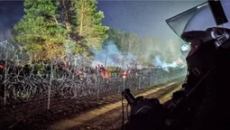 У білорусі звинуватили польських силовиків в обстрілі свого пункту пропуску (відео)