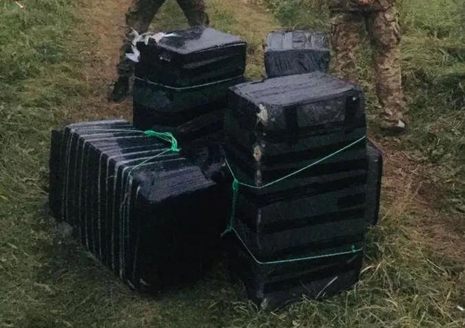 На Волині біля кордону затримали трьох контрабандистів (фото)