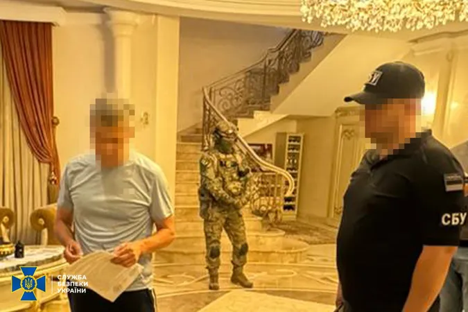 Продавали землю за безцінь: правоохоронці затримали мера Мукачева Балогу та голову РВА Ланя